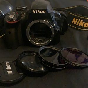 🔥💥Nikon D3300 camera w/lenses & carrying cases💥🔥